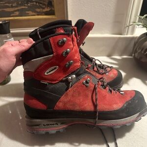Lowa Red and Black Men's Boots